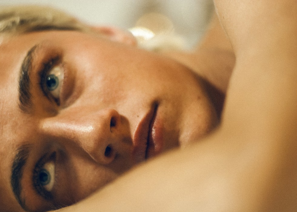 Lucky-Blue-Smith-By-Matt-Lambert-For-Paper-Magazine-1