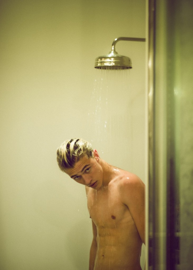 Lucky-Blue-Smith-By-Matt-Lambert-For-Paper-Magazine-13