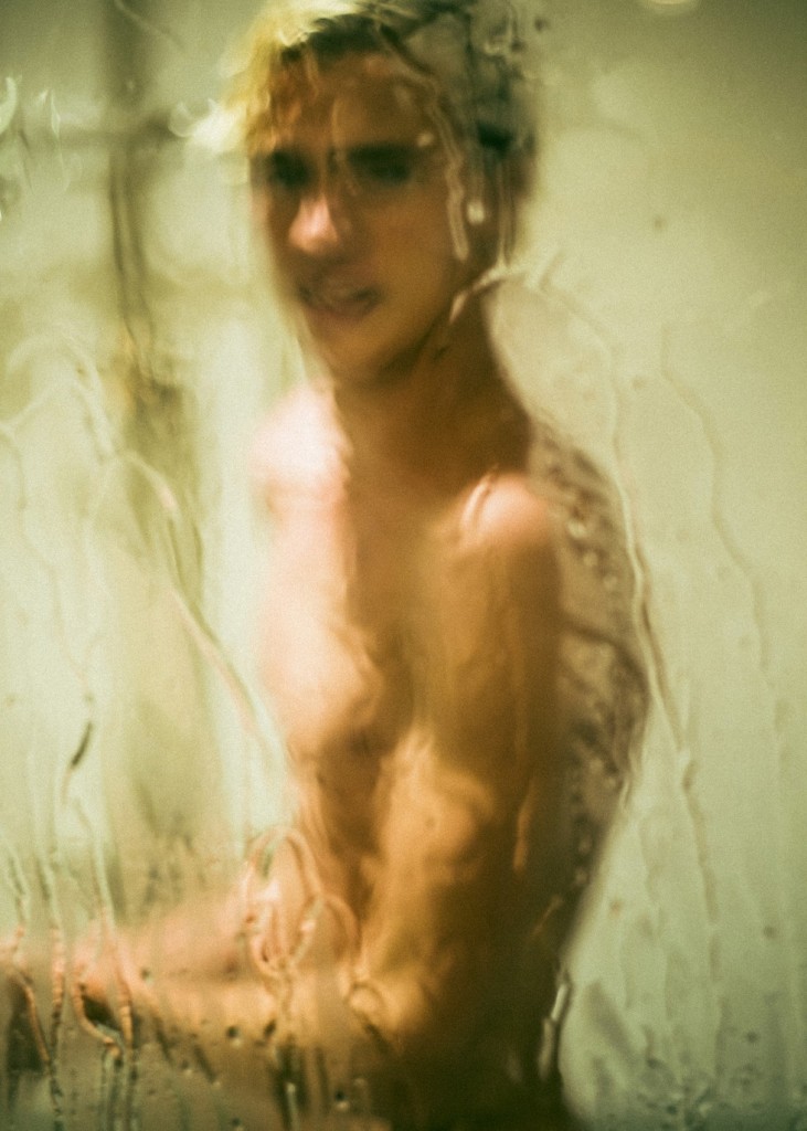 Lucky-Blue-Smith-By-Matt-Lambert-For-Paper-Magazine-14