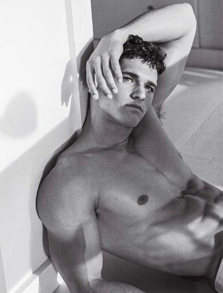 All-You-Need-Is-An-Overcoat_17